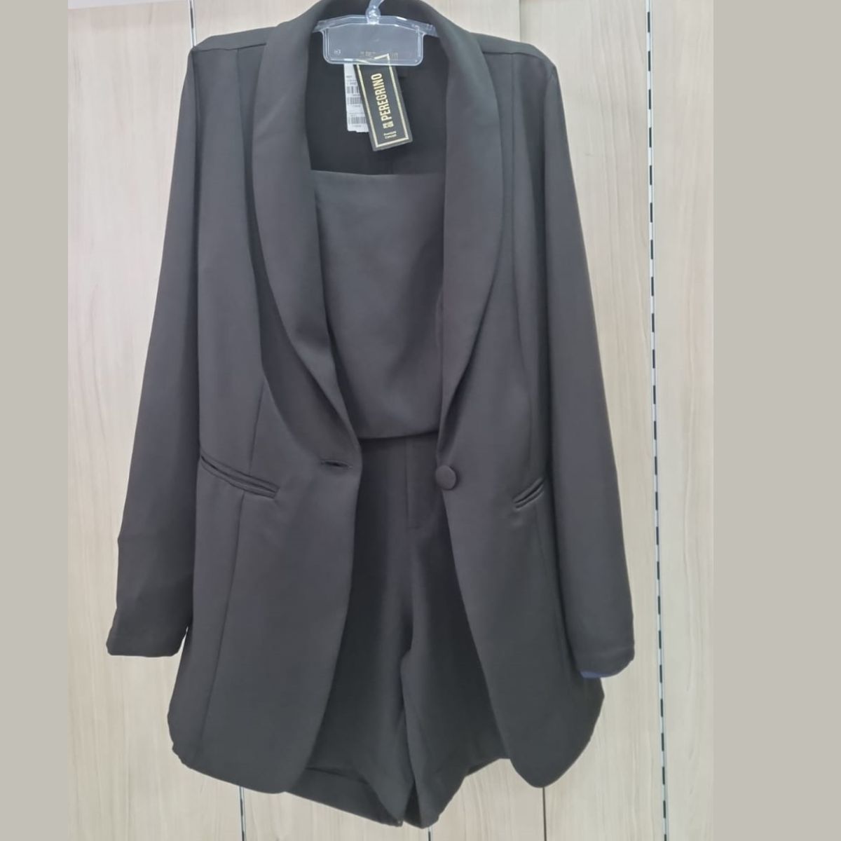 Conjunto 3Peças Shorts, Cropped e Blazer Preto Peregrino