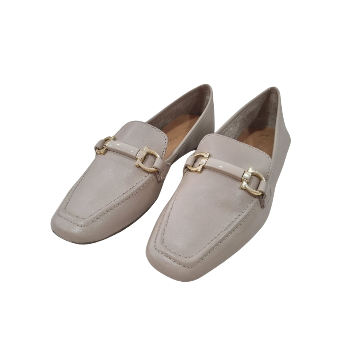 Sapatilha Napa Monaco Nude em Couro com Detalhe Dourado