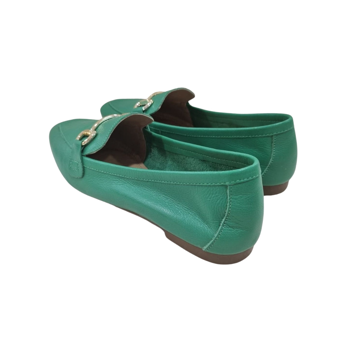 Sapatilha Fechada Sem Salto Azul em Couro com Detalhe Dourado