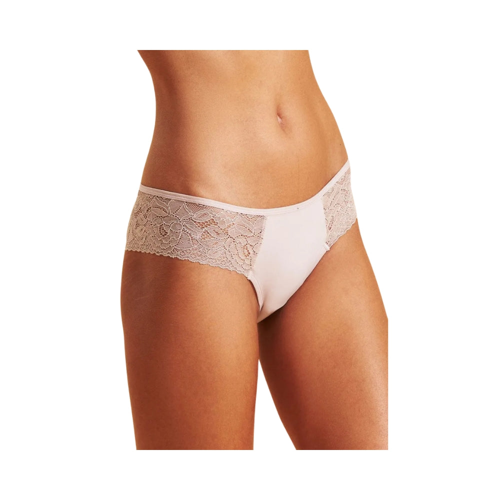 Calcinha Tanga em Renda Comfort