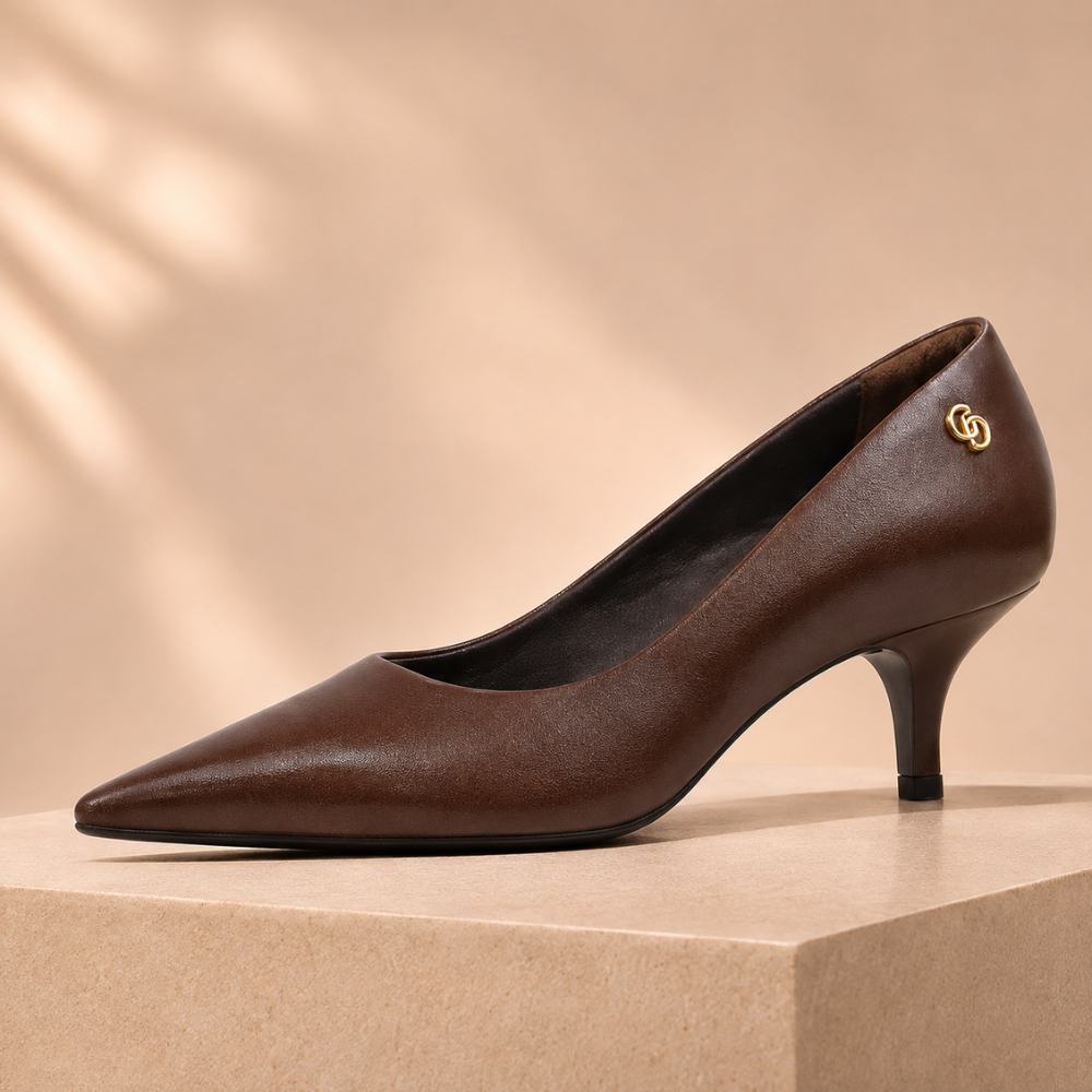Scarpin Feminino de Bico Fino e Salto Fino de 6 cm em Couro | Giulia Domna
