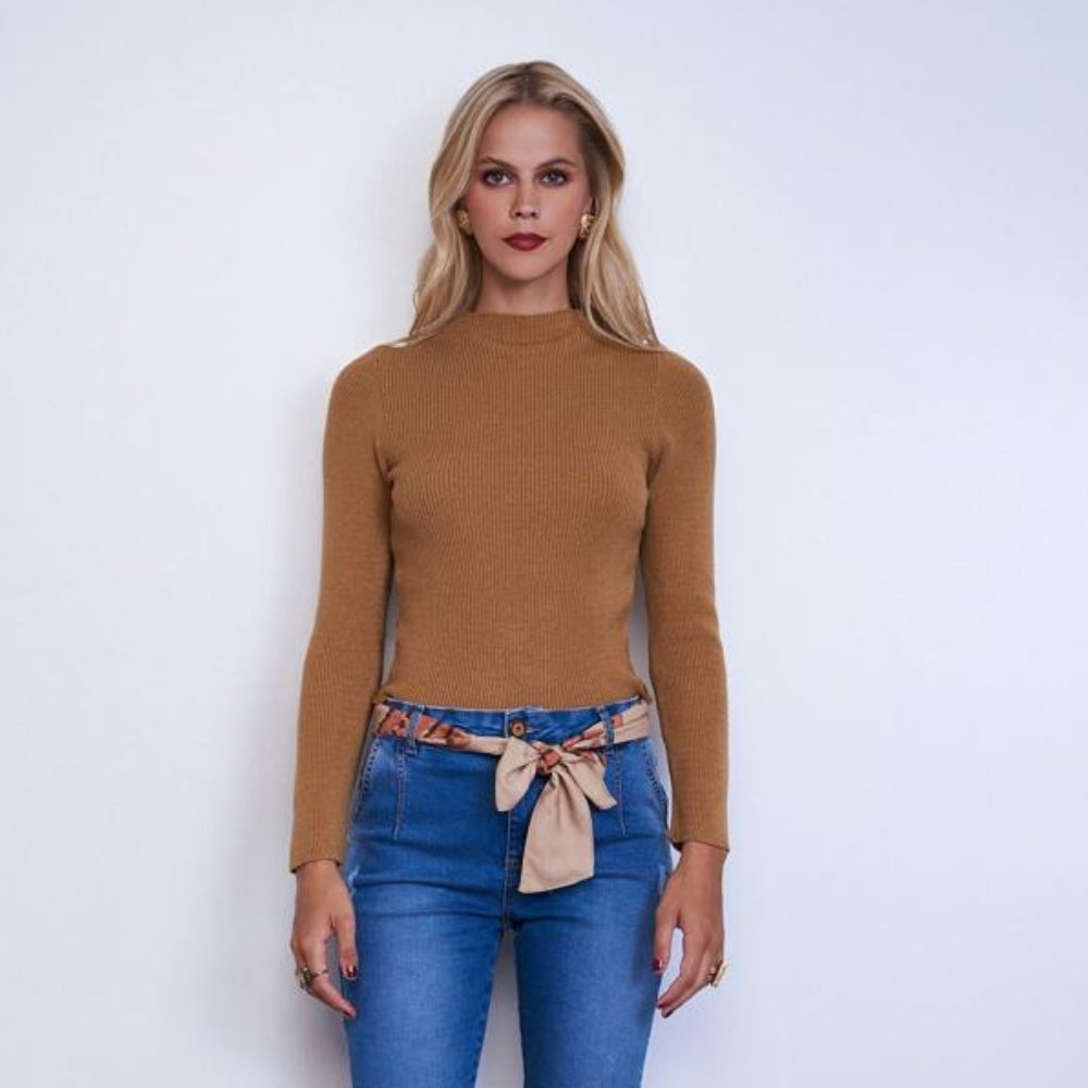 Blusa Feminina em Tricot com Gola - Look Moderno e Confortável