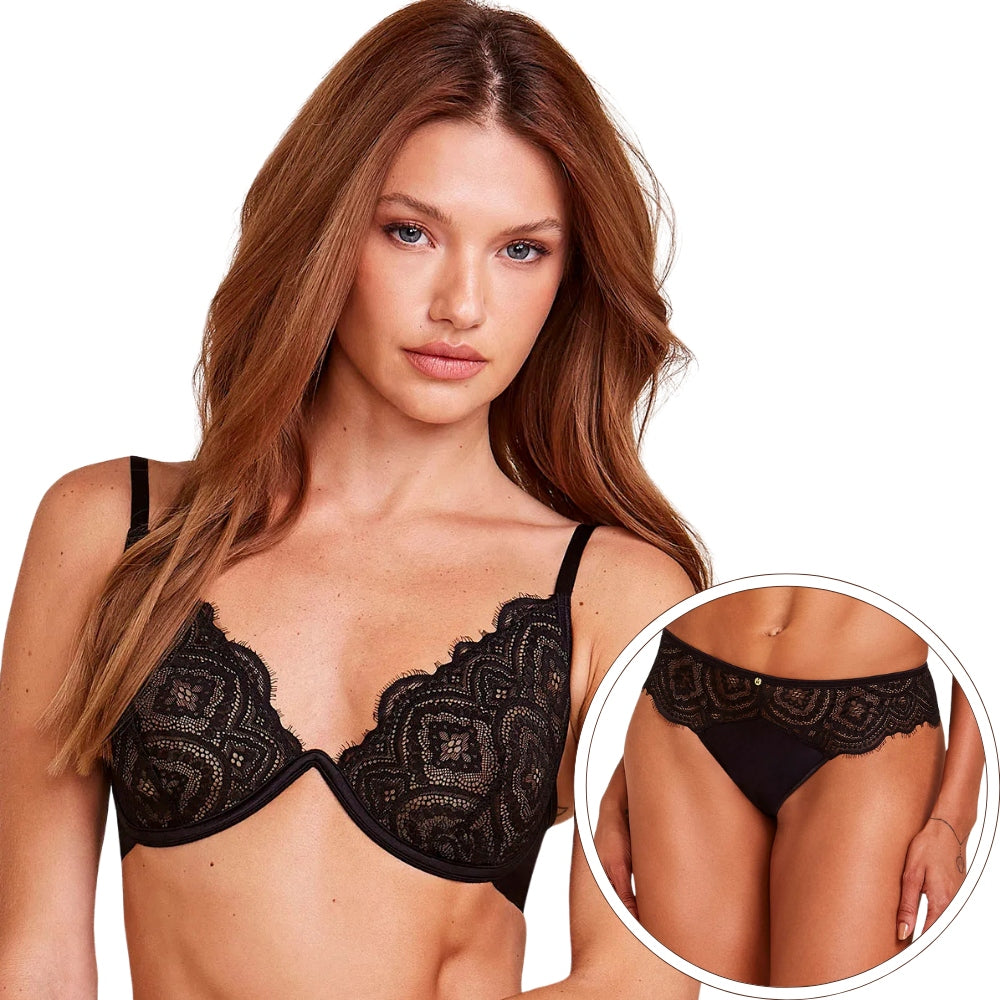Conjunto de Lingerie Sutiã e Calcinha Biquíni em Renda