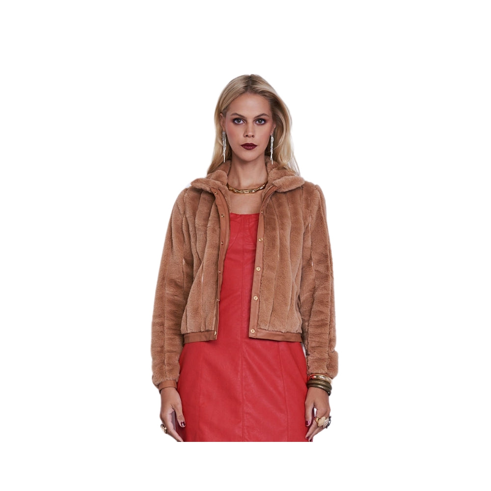 Casaco Feminino em Pele Sofisticação e Elegância no Inverno