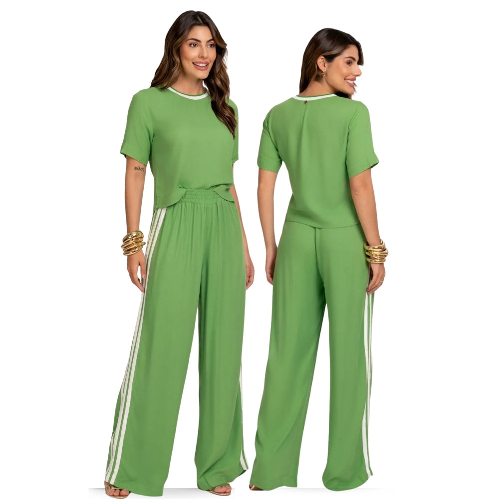 Blusa de Viscose Feminina com Gola Retilínea