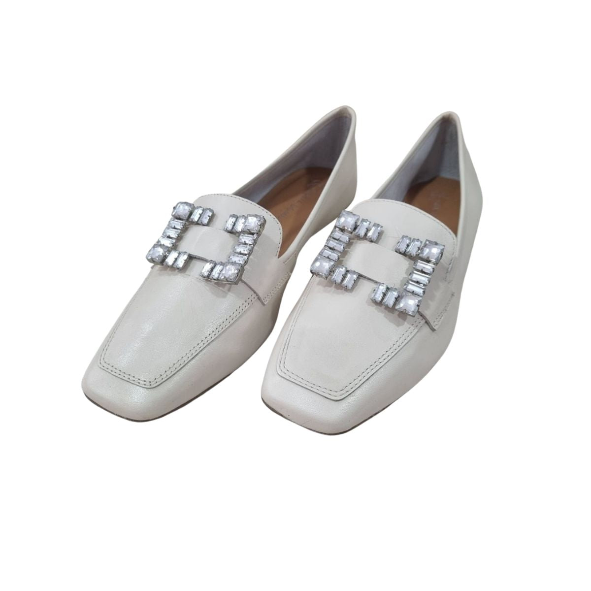 Sapatilha Atanado Monaco Off White com Detalhe em Pedras