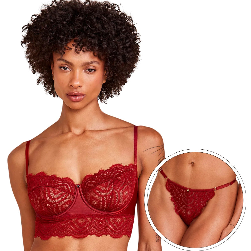 Conjunto de Lingerie Sutiã e Calcinha String Fio Dental em Renda