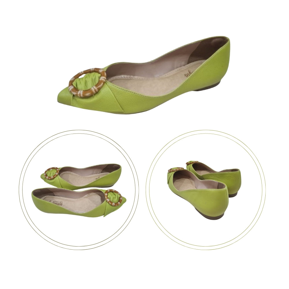 Sapatilha Fechada Sem Salto Verde em Couro com Detalhe