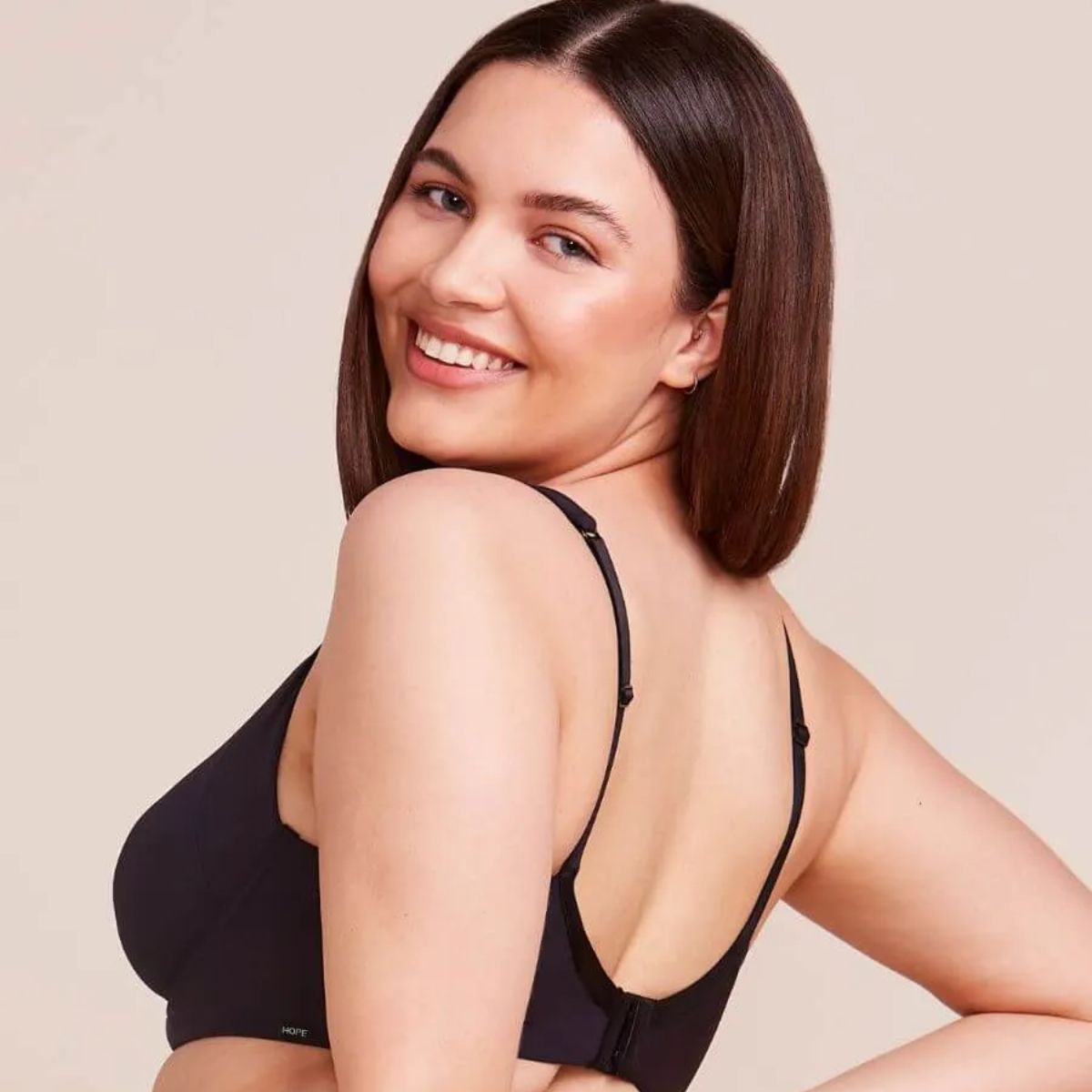 Sutiã Meia-Taça Ampla Cobertura com Aro e sem Bojo em Microfibra Hope