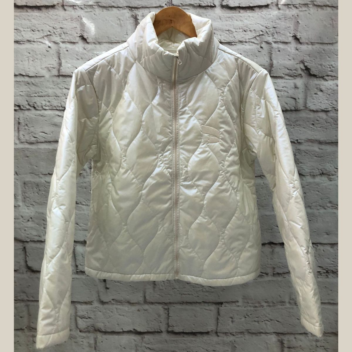 Jaqueta Puffer  Matelassê com Gola Alta e Bolsos Laterais e Internos