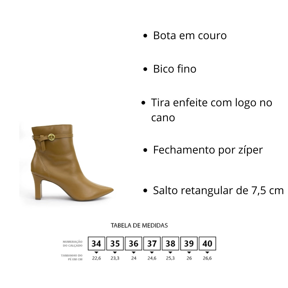 Bota Camel em Couro com Salto Retangular