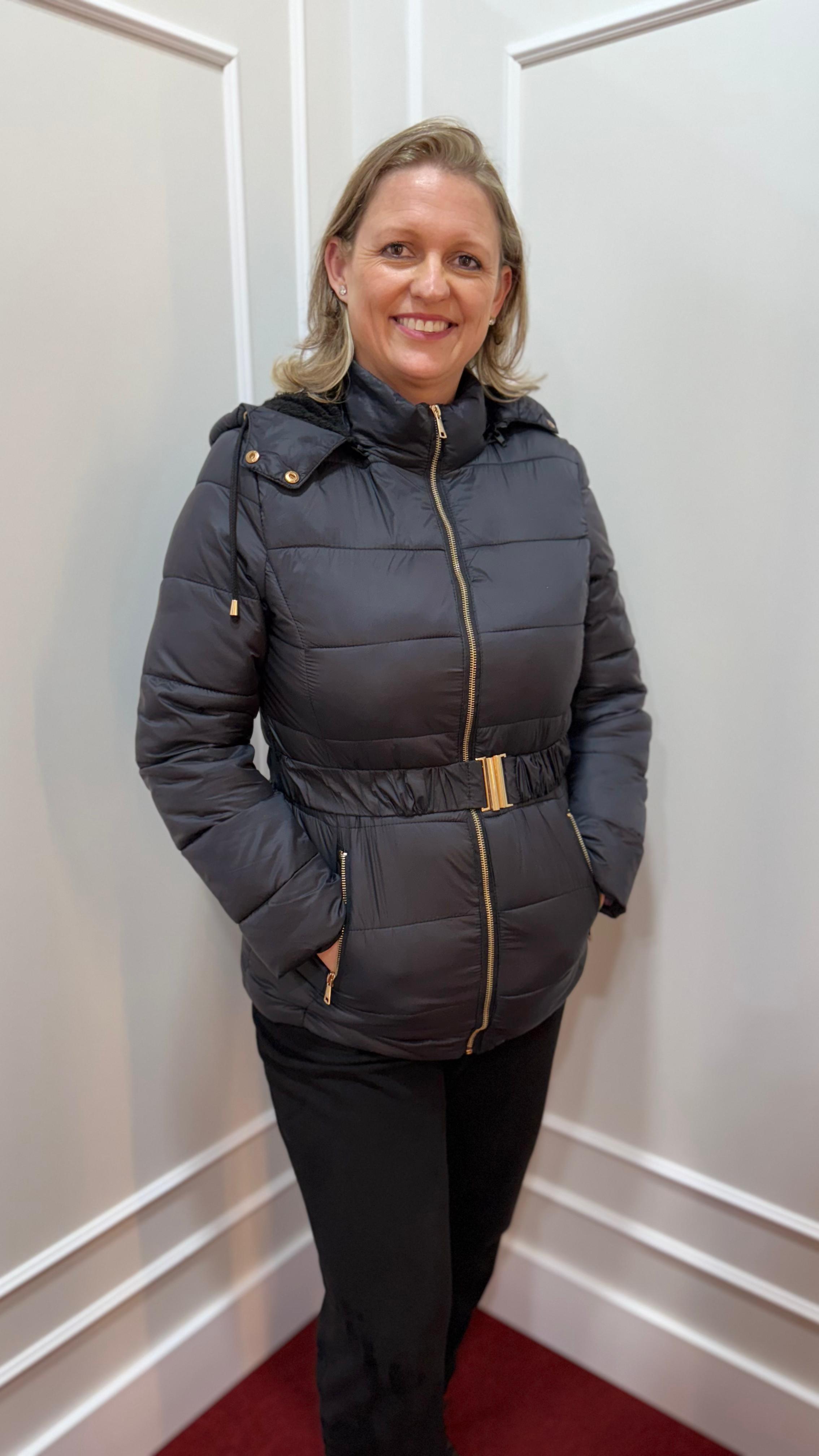 Jaqueta Alongada em Fibra com Pelo e Capuz Removível