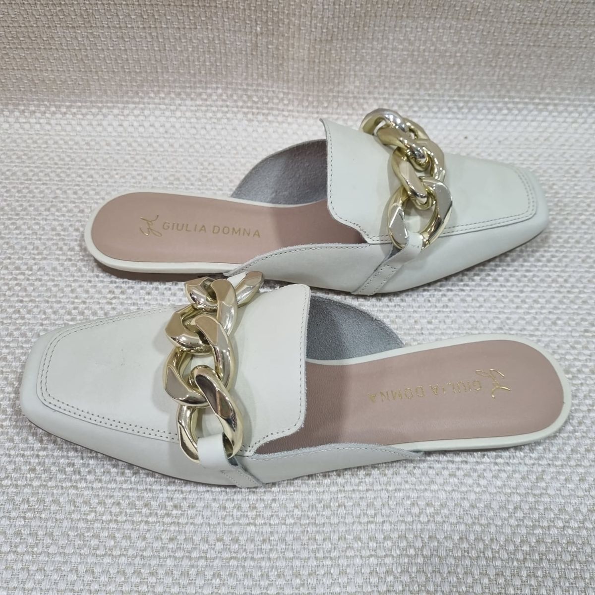 Mule Atanado Stone Of White Giulia Domna