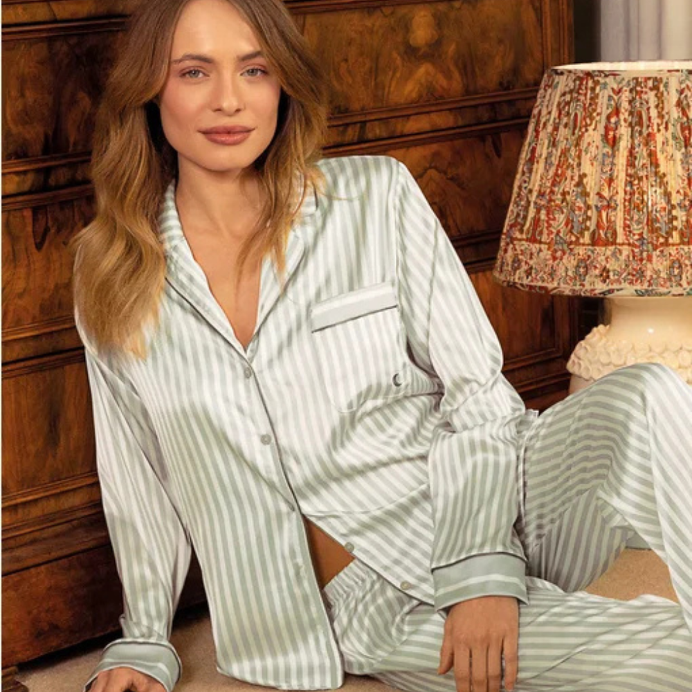 Pijama Aberto Feminino Longo em Satinê Listrado Dreams Only