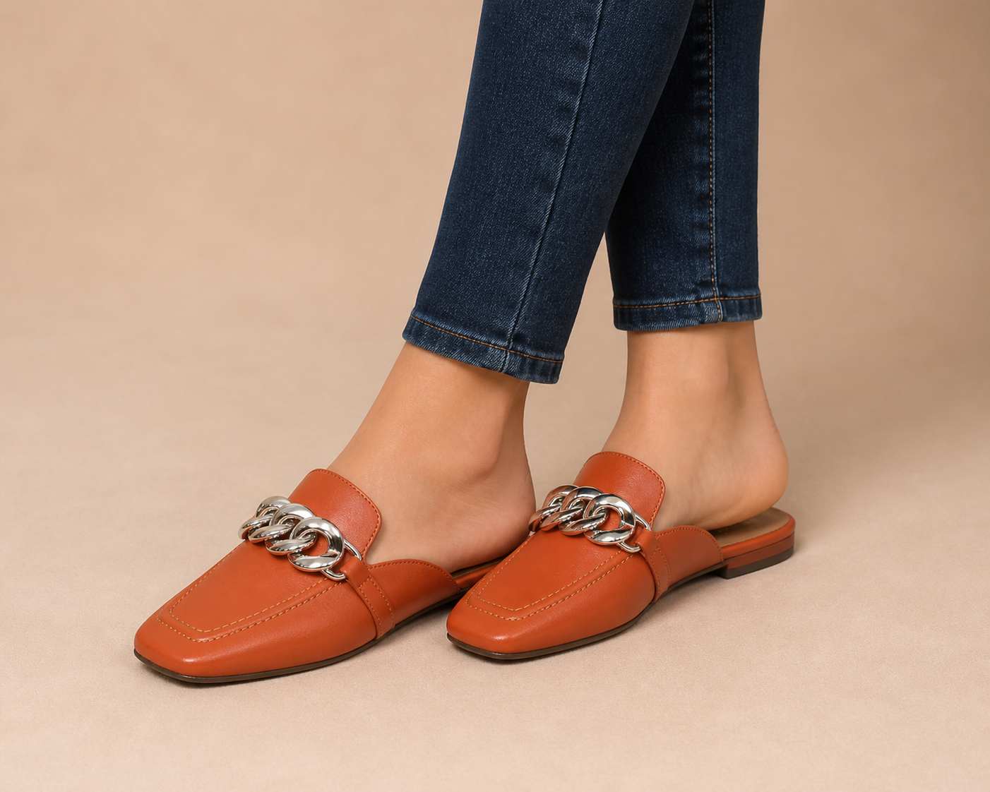 Mule Atanado Stone Laranja com Detalhe Dourado