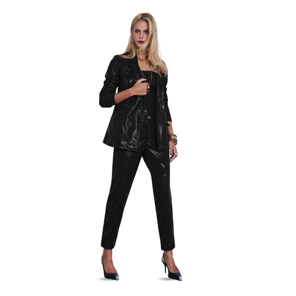 Blazer Feminino em Courino Estilo Sofisticado e Atemporal