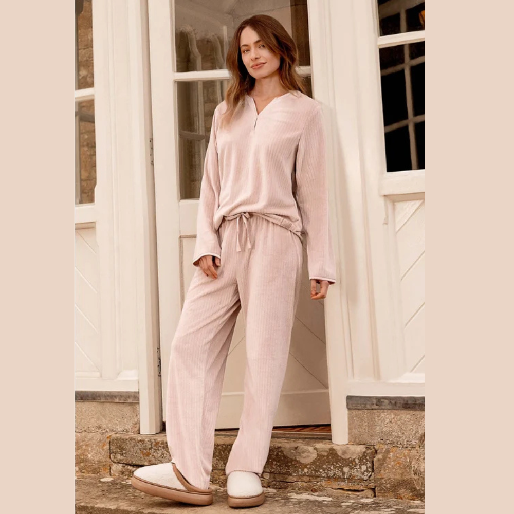 Pijama Comfort Feminino Peluciado Comfy Life em Canelado Velvet