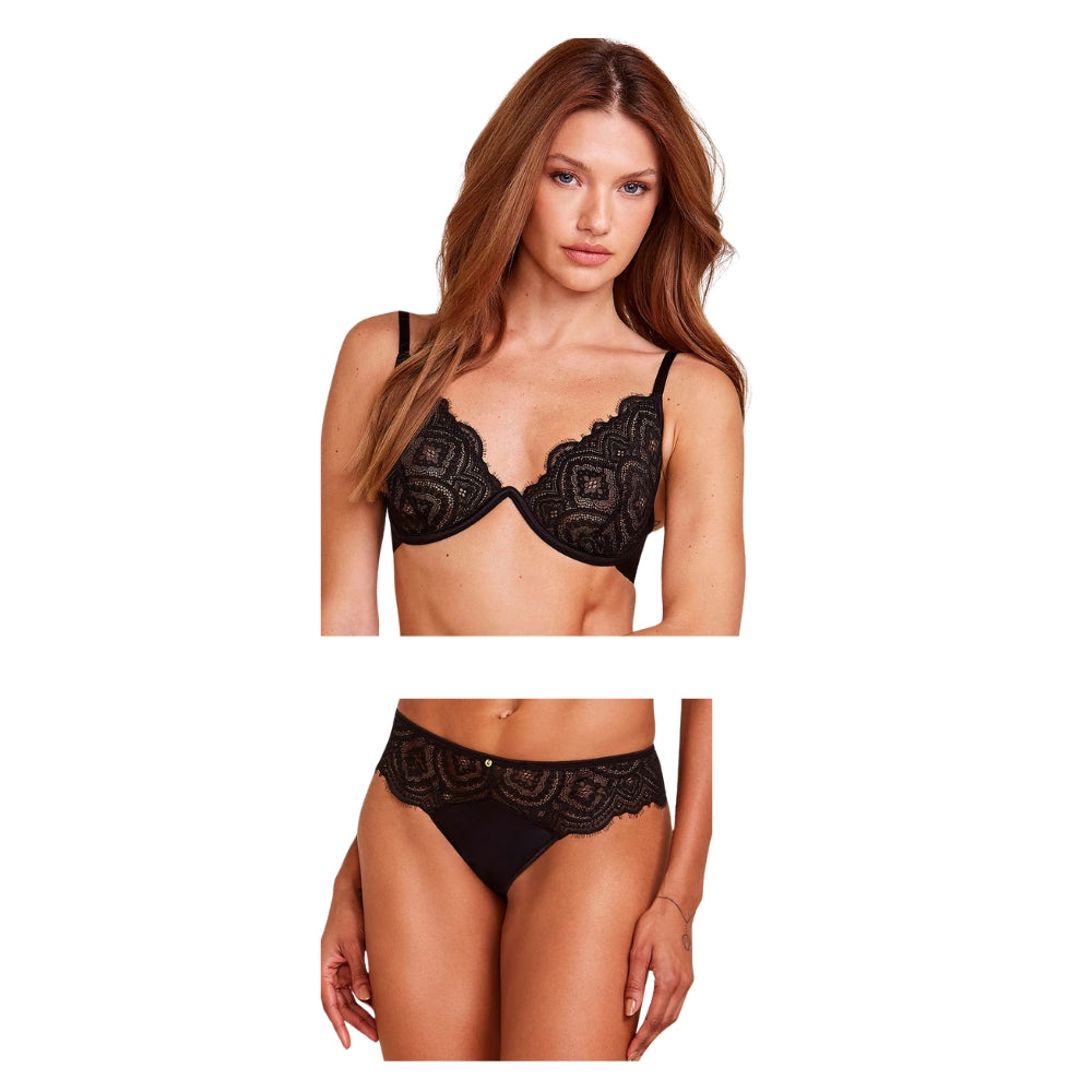 Conjunto de Lingerie Sutiã e Calcinha Biquíni em Renda