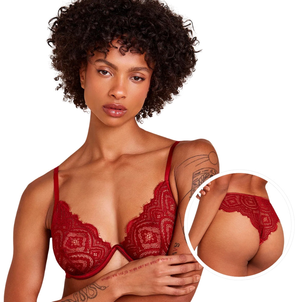 Conjunto de Lingerie Sutiã e Calcinha Biquíni em Renda
