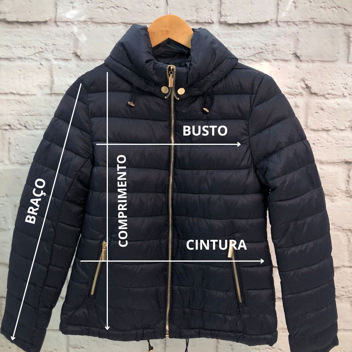 Jaqueta Feminina em Fibra e Capuz