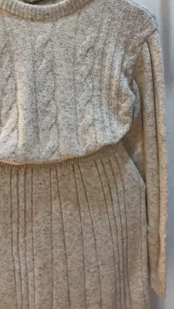 Conjunto de Malha Saia Midi com Fenda e Cropped Tendência e Conforto