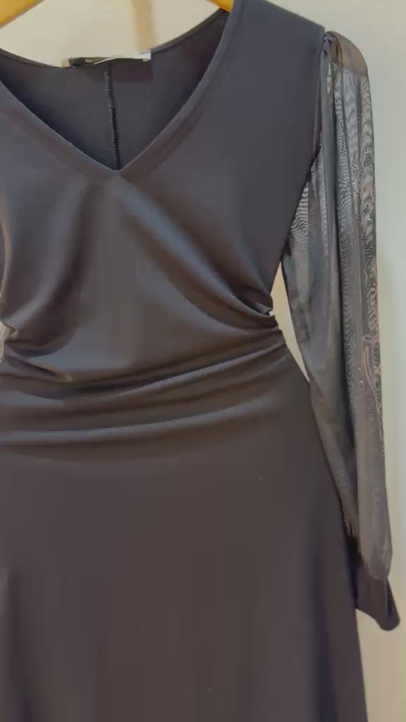 Vestido Midi de Viscose com Manga de Tule Elegante e Chic Tamanho M